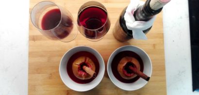 Apples baked in red wine